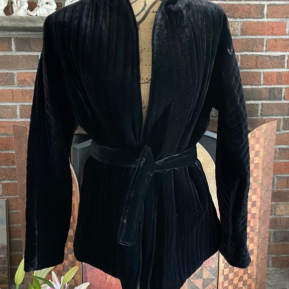 VOCABULARY Jackets & Blazers - VOCABULARY QUILTED FILLY LINED VELVET JACKET